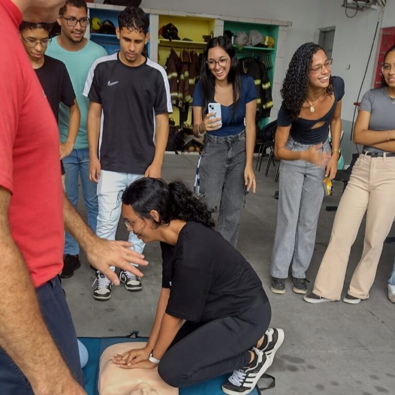 aprendiz_bombeiro_socorros